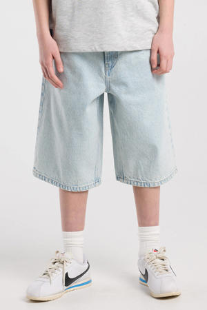baggy jort light blue denim