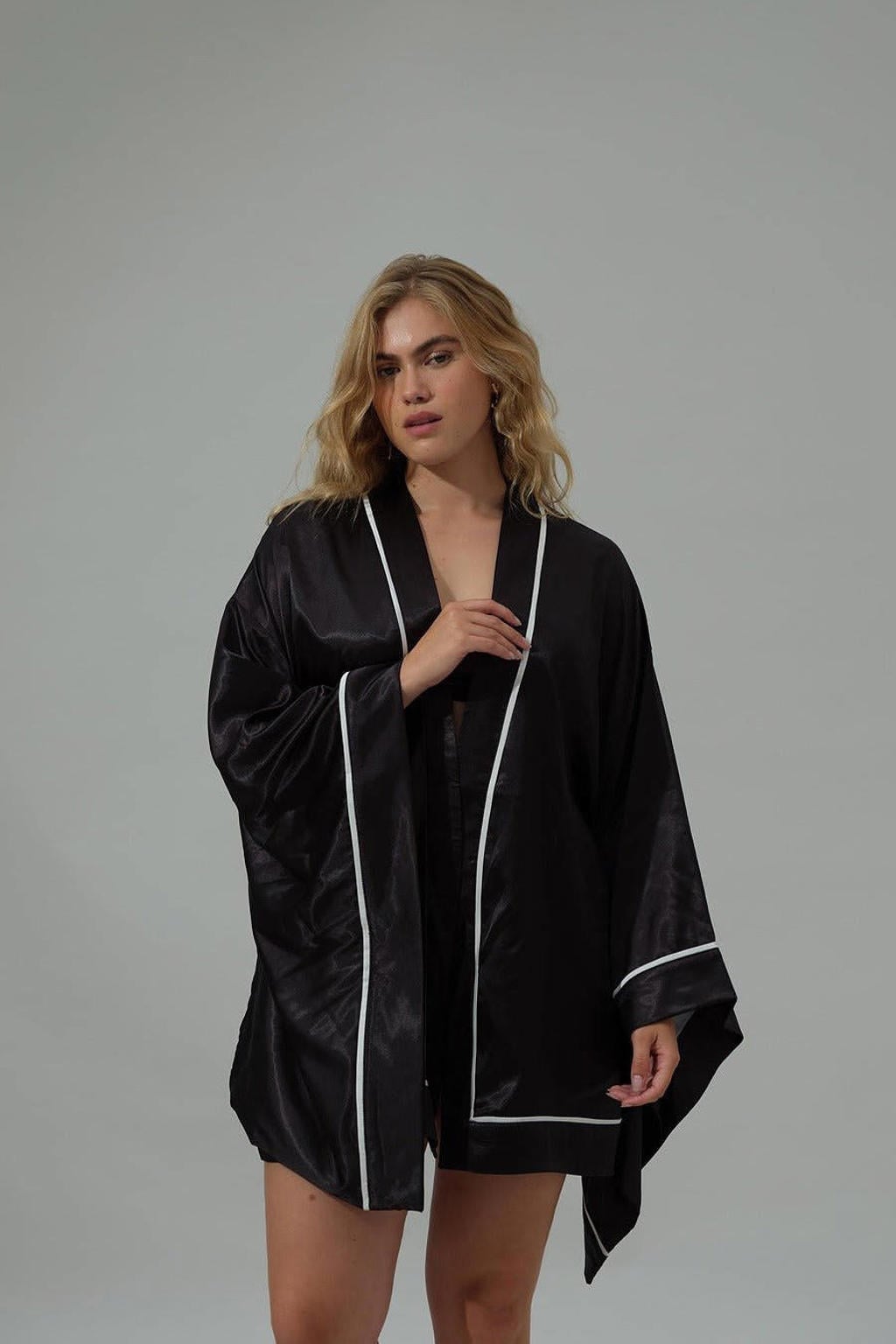 Noblesse Oblige Swan Robe Zwart