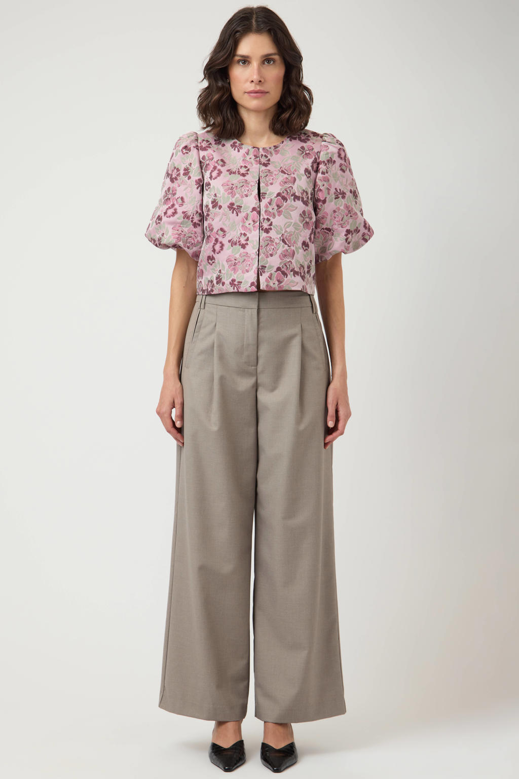 Paarse dames YAS gebloemde top van polyester met korte mouwen, klassieke kraag en haaksluiting