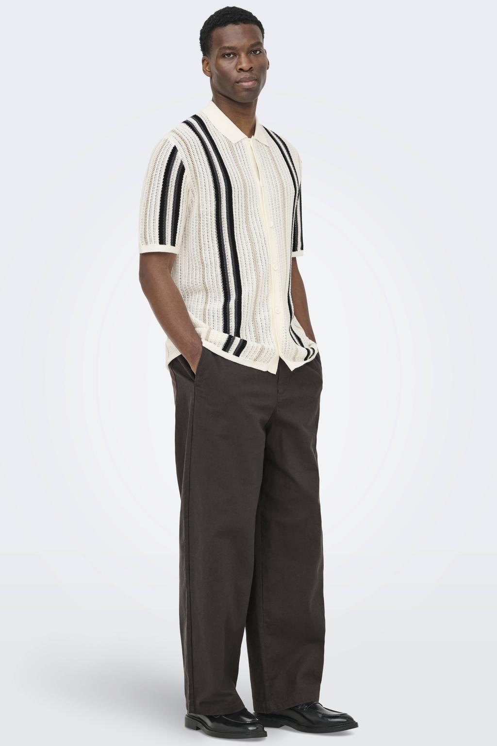 Ecru heren ONLY & SONS regular gestreept casual overhemd gebreid van katoen met korte mouwen, klassieke kraag en knoopsluiting