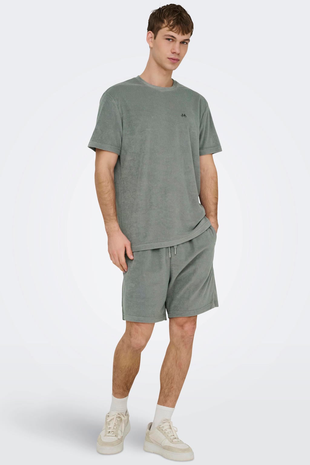 Grijsgroene heren ONLY & SONS relaxed T-shirt groen van katoen met effen en korte mouwen