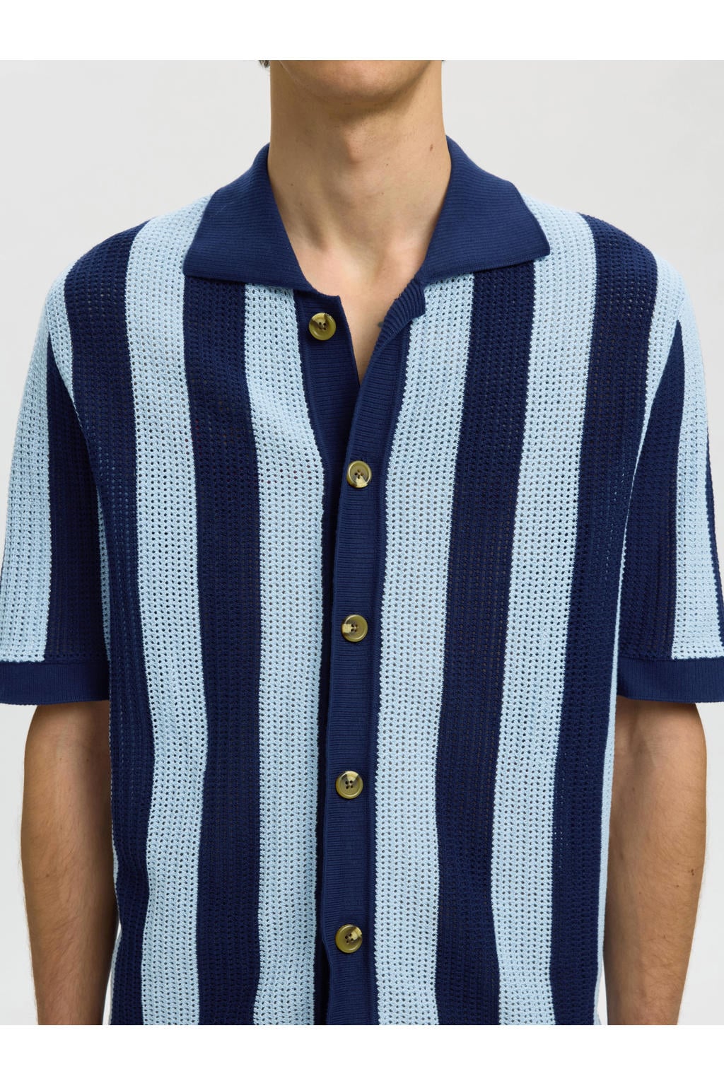 Blauwe heren Selected relaxed gestreept casual overhemd gebreid van katoen met korte mouwen, klassieke kraag en knoopsluiting