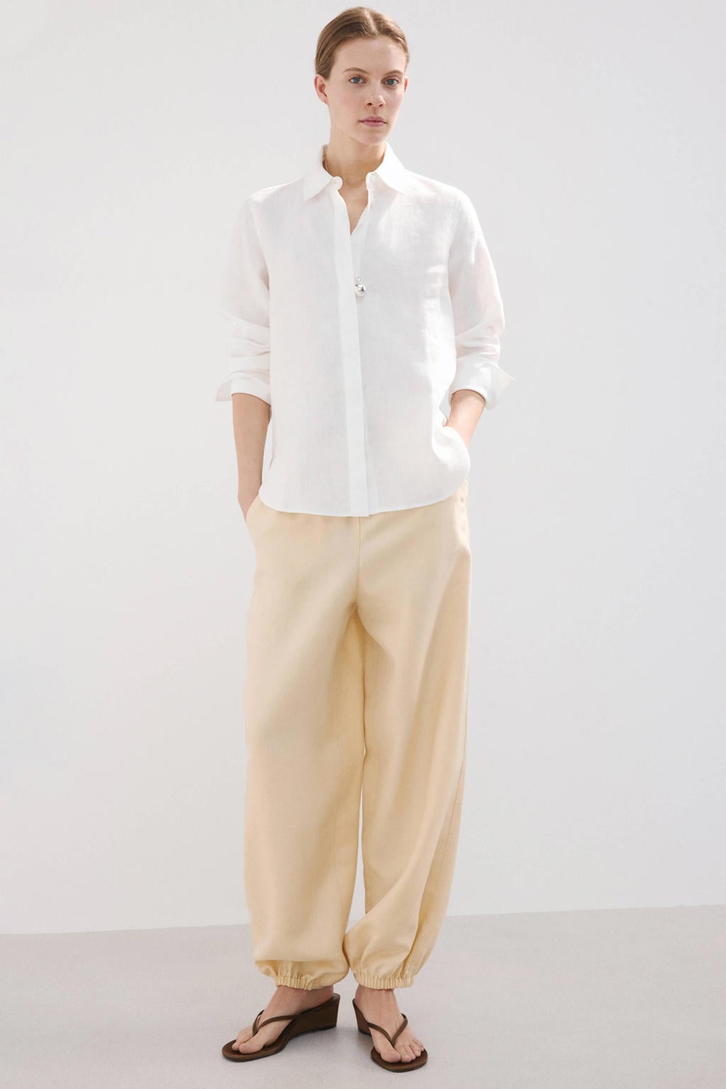 Witte dames Mango linnen blouse met effen, lange mouwen, klassieke kraag en knoopsluiting