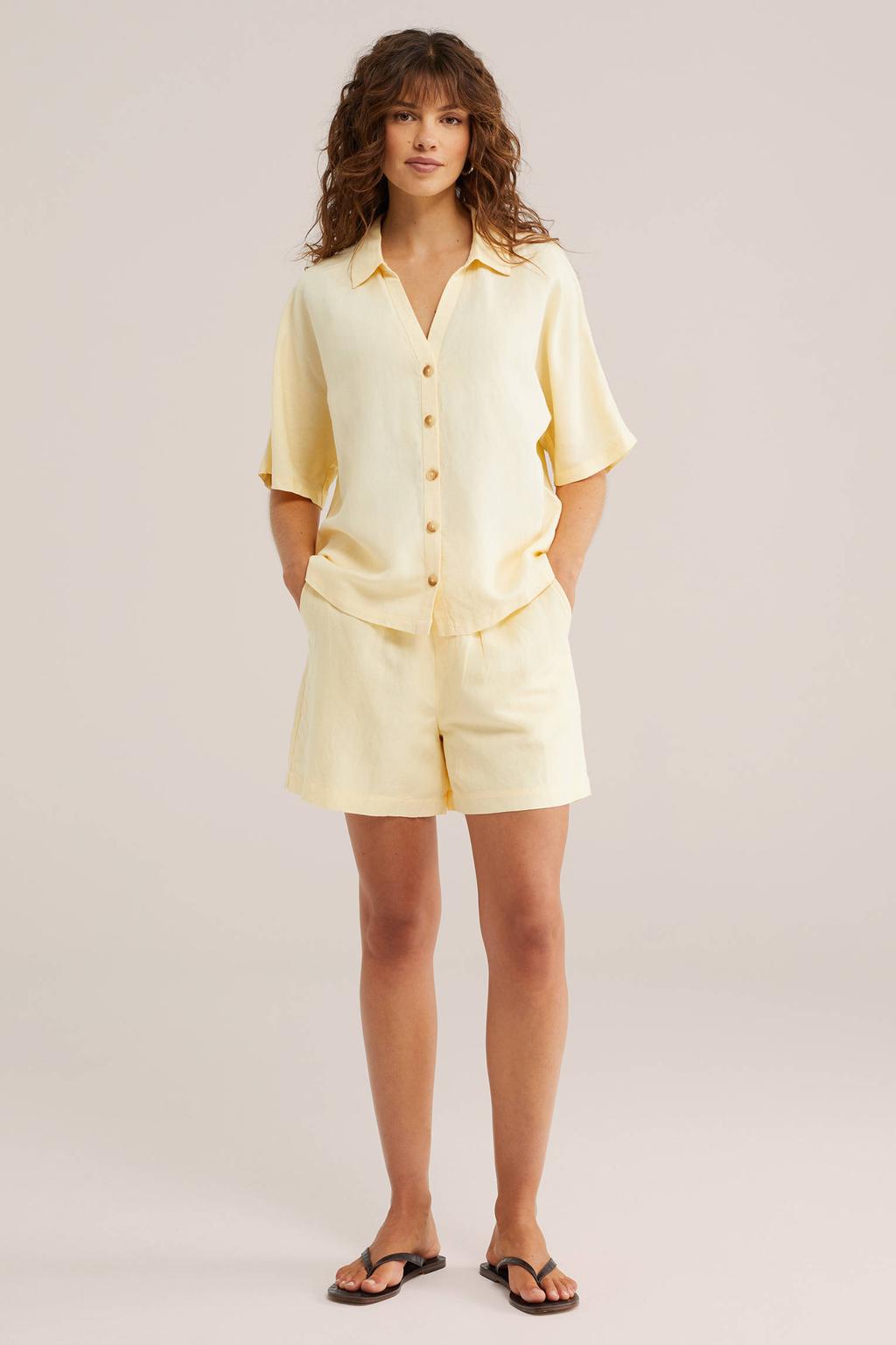Lichtgele dames WE Fashion blouse van viscose met effen, korte mouwen, klassieke kraag en knoopsluiting