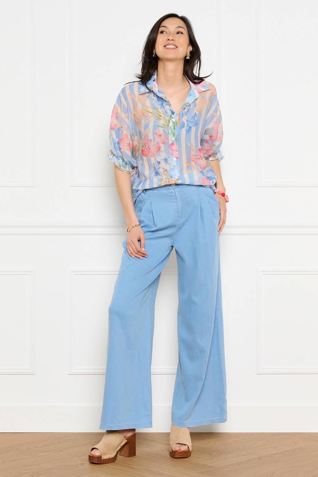 Light blue denim dames LOLALIZA wide leg regular waist broek met rits- en knoopsluiting en effen