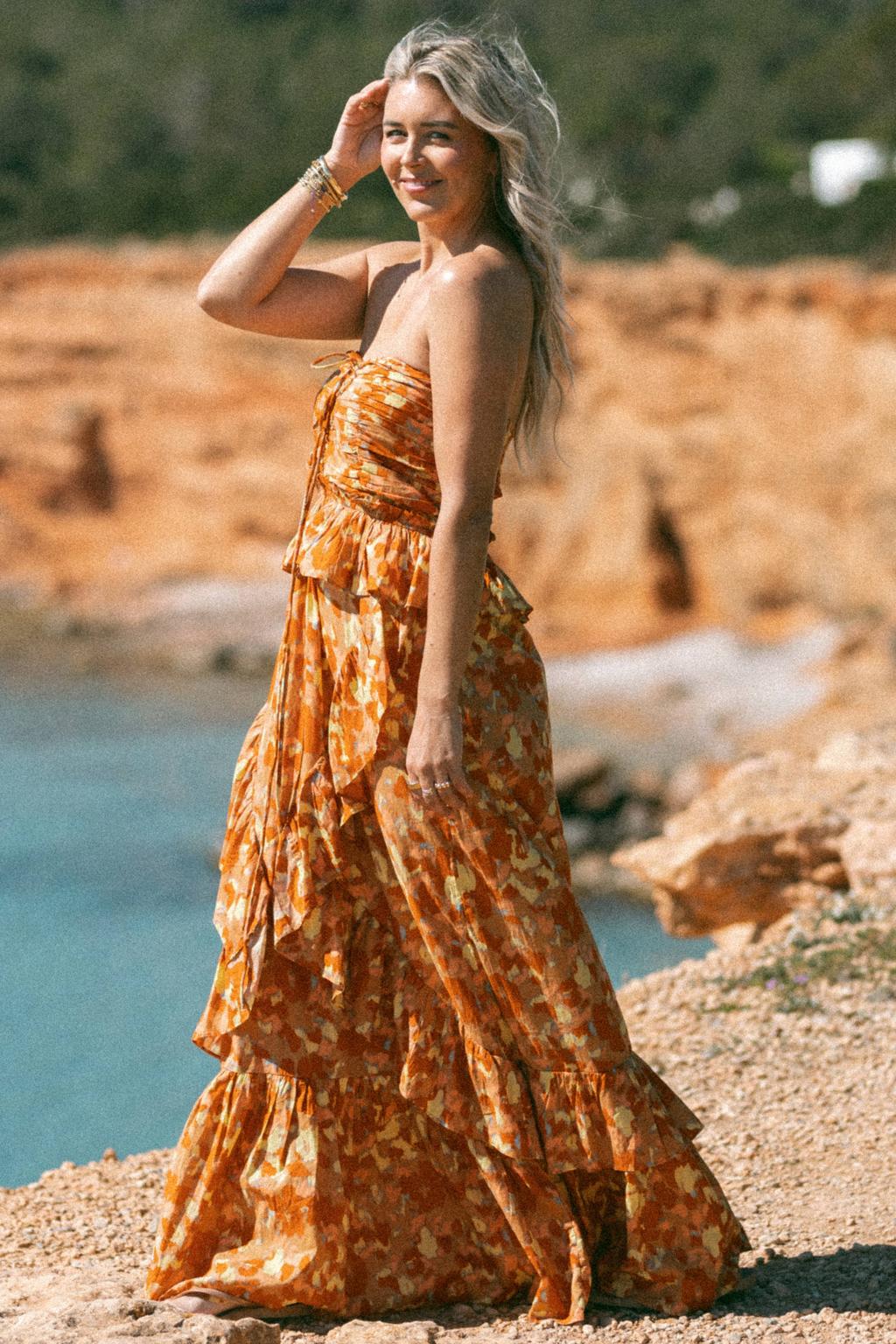 Oranje en gele dames Bolina Island maxi jurk van katoen met strapless hals en striksluiting