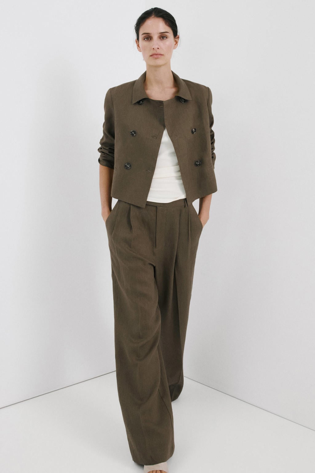 Kakikleurige dames Mango wide leg regular waist pantalon van linnen met rits, haak- en knoopsluiting en effen