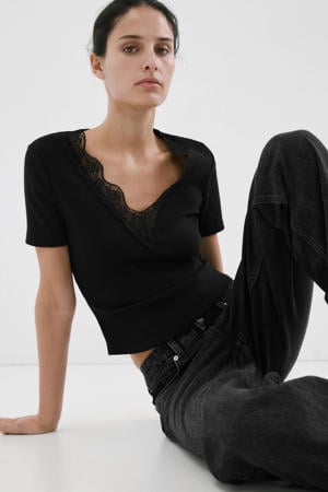 T-shirt met kant zwart