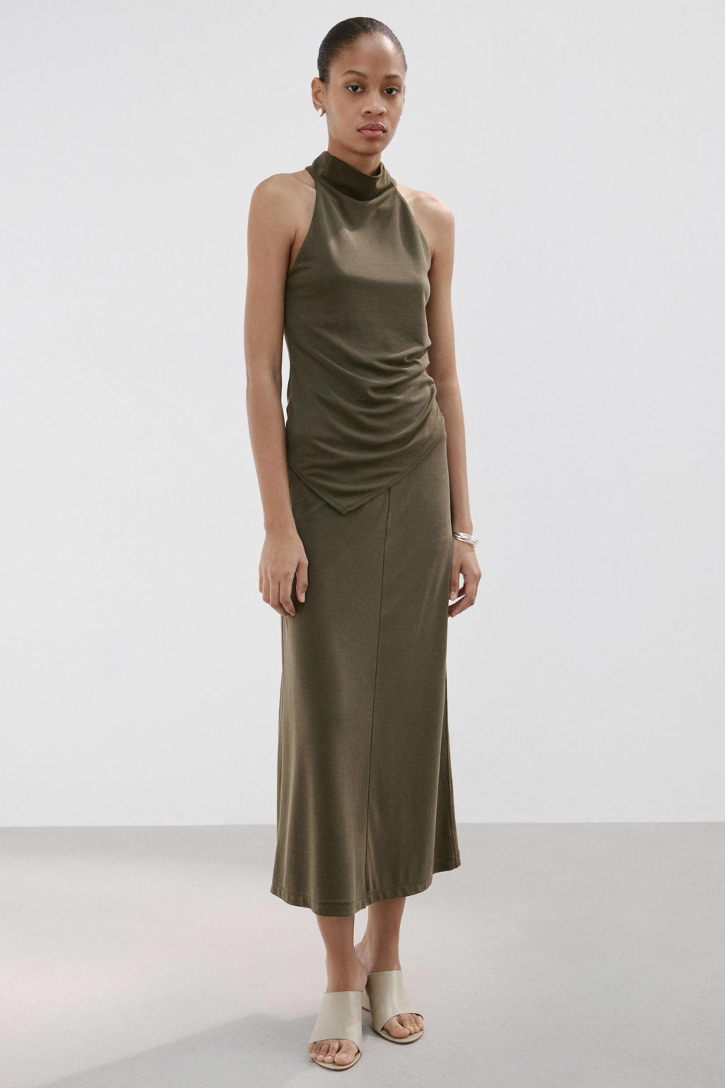 Groene dames Mango asymmetrische top van modal met effen en halterkraag