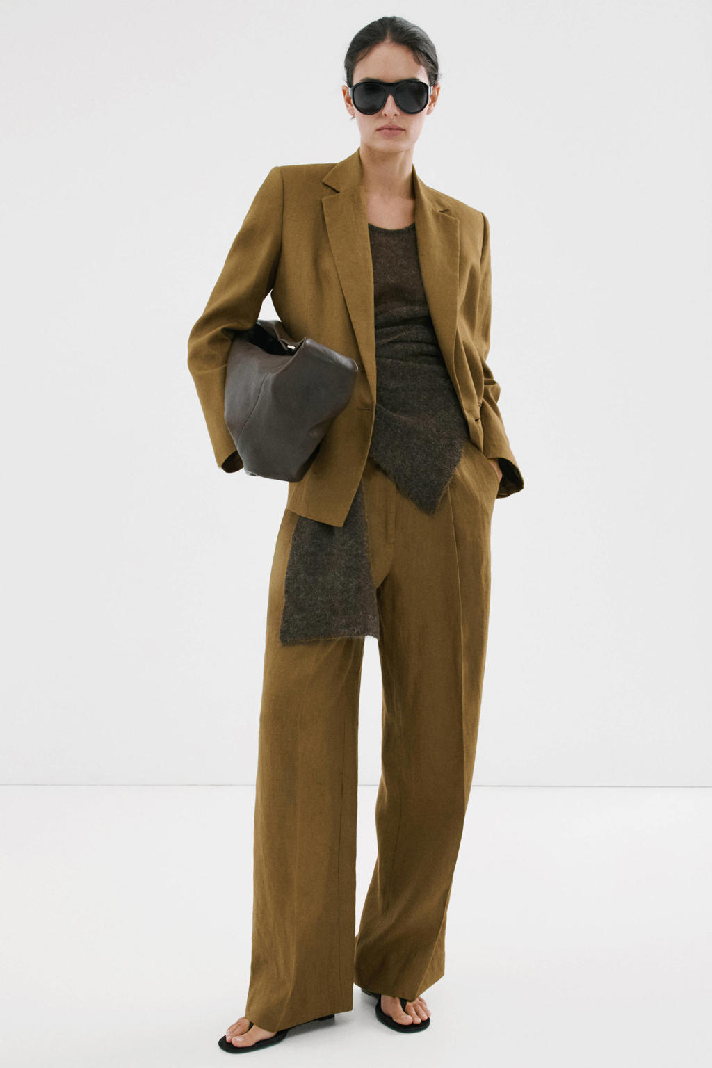 Olijfgroene dames Mango regular blazer van linnen met effen, lange mouwen, reverskraag en knoopsluiting