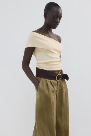 off shoulder top geel