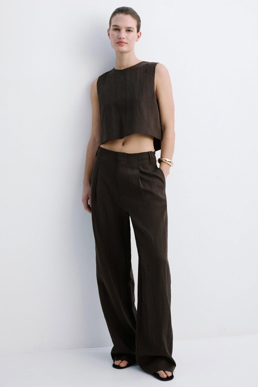 Bruine dames Mango straight regular waist broek van lyocell met rits, haak- en knoopsluiting en effen