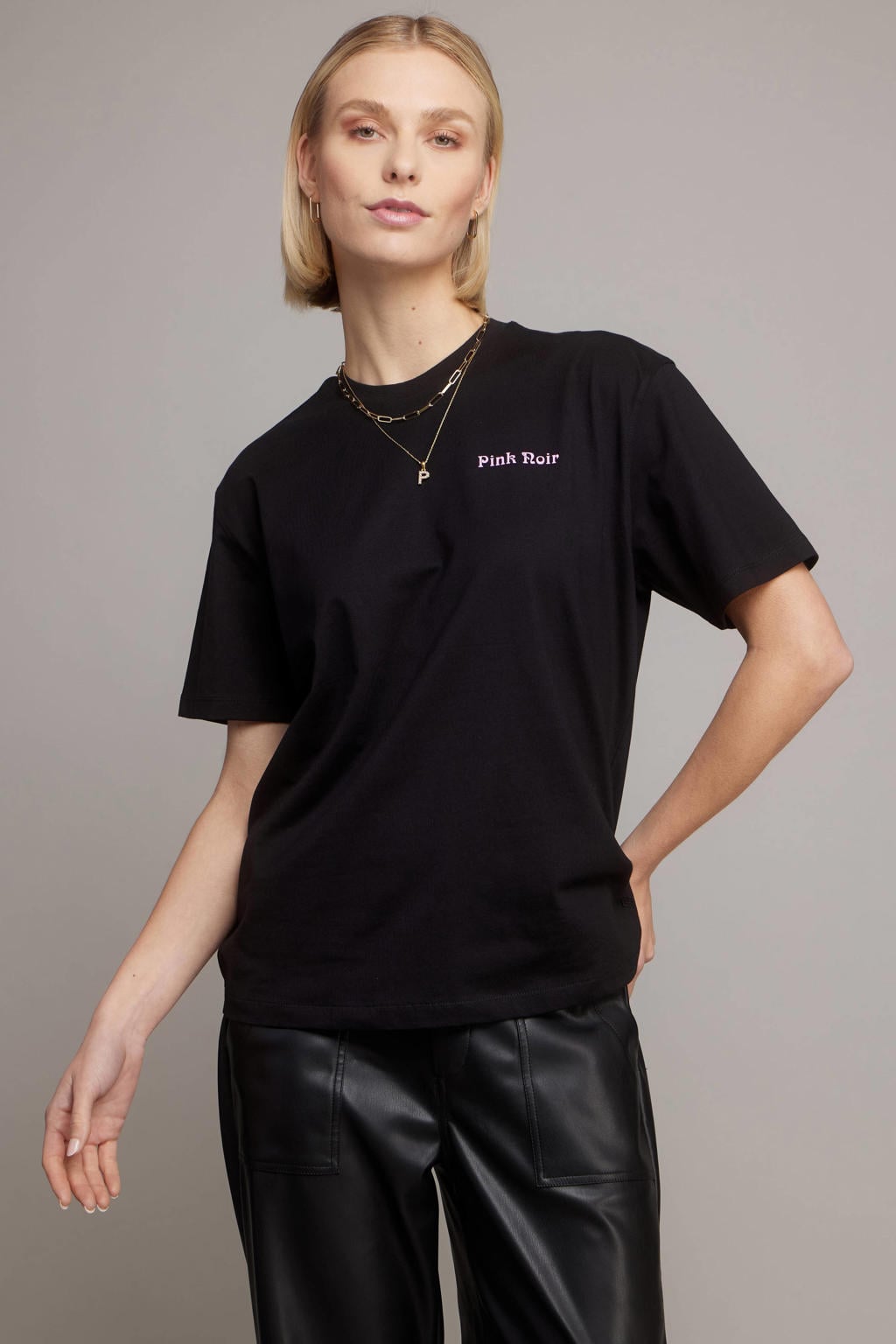 Zwart en roze dames Pink Noir T-shirt van katoen met backprint, korte mouwen en ronde hals