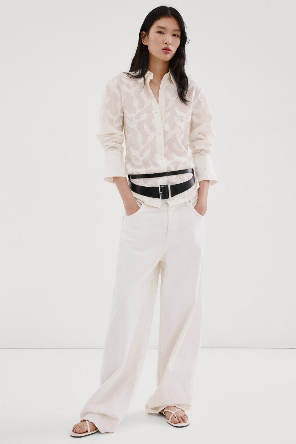 Ecru dames Mango blouse van viscose met effen, lange mouwen, klassieke kraag, knoopsluiting en textuur