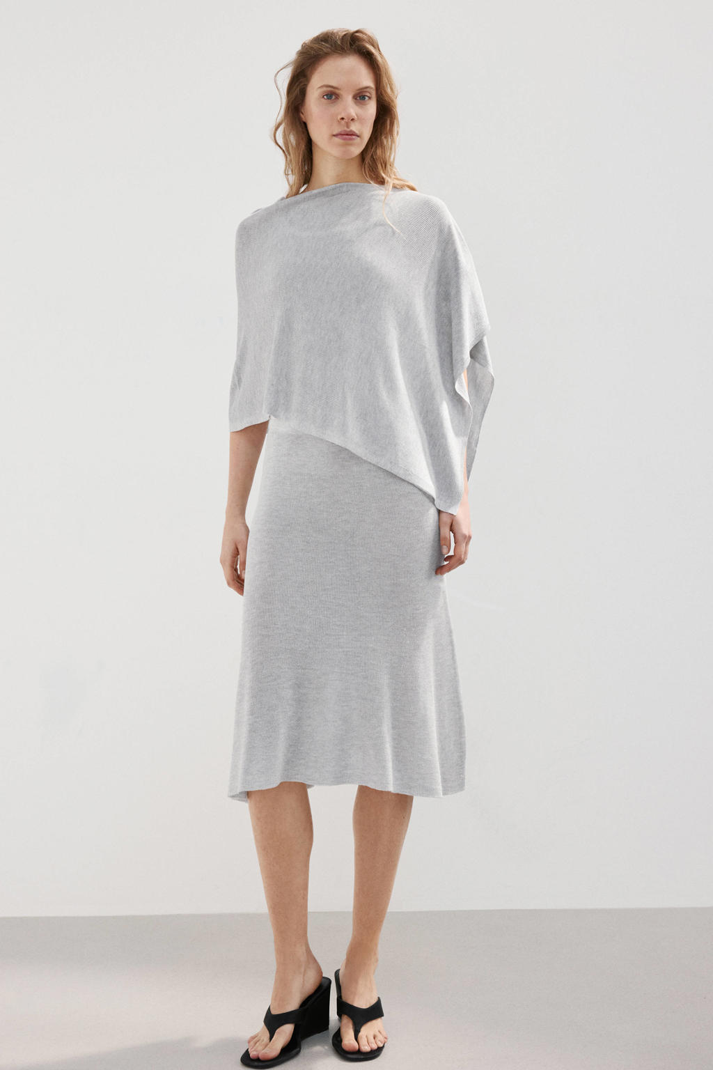 Lichtgrijze dames Mango poncho van polyester met effen en ronde hals