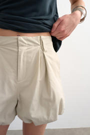 thumbnail: TOPSHOP straight regular waist cargo short ecru
