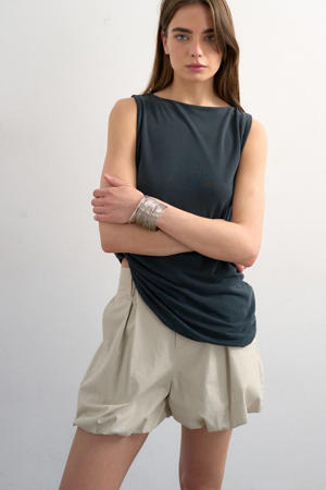 straight regular waist cargo short ecru