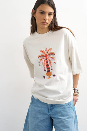 T-shirt wit