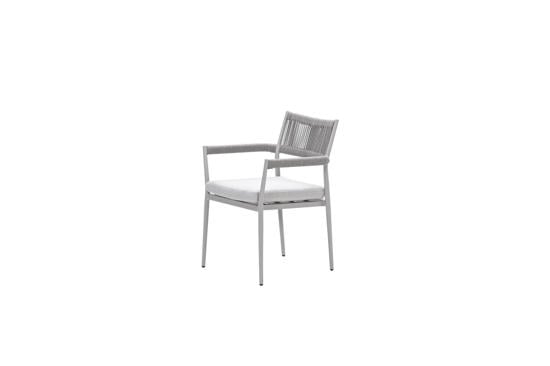 bruine loungestoelen buiten