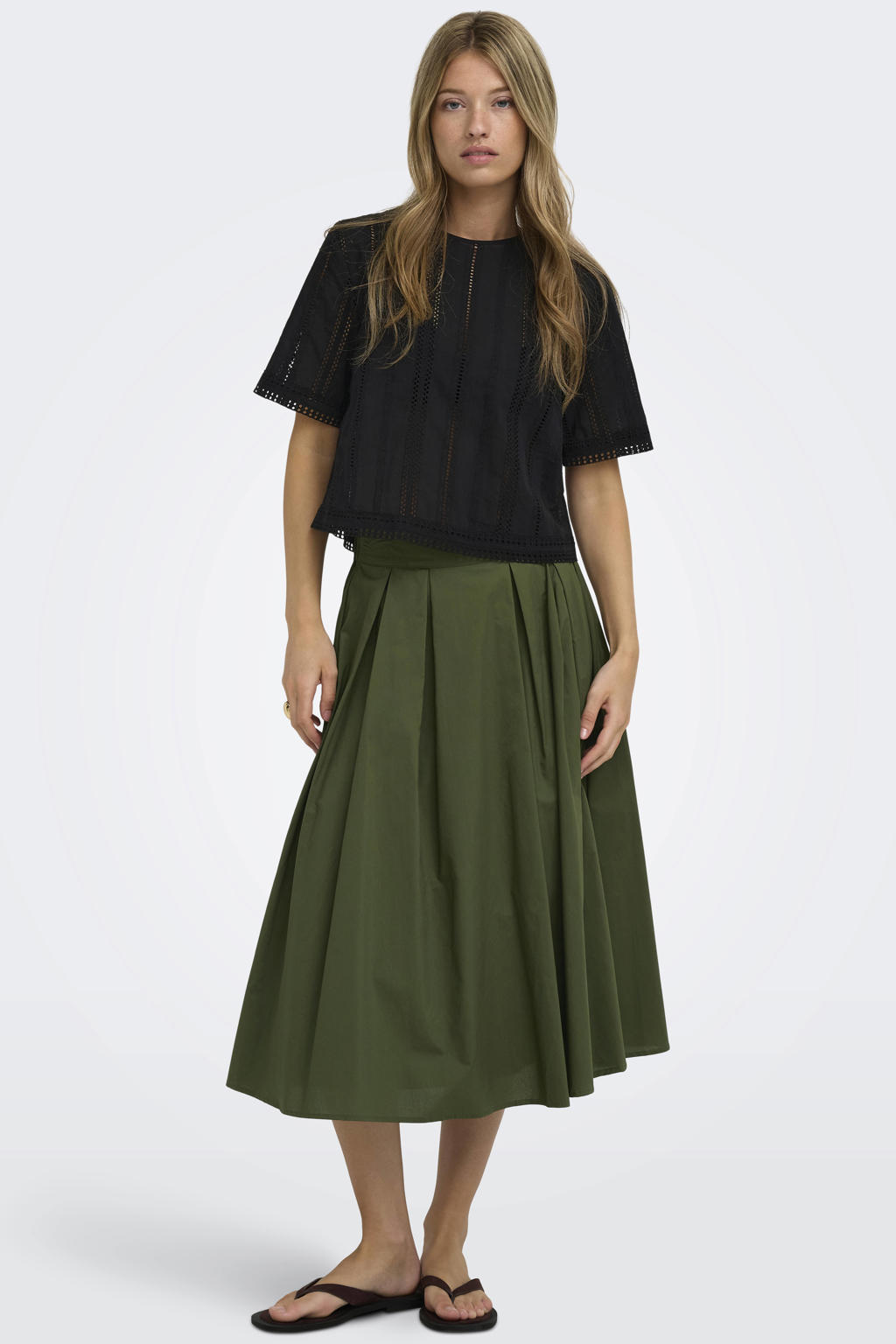 Zwarte dames ONLY top broderie met effen, korte mouwen en ronde hals