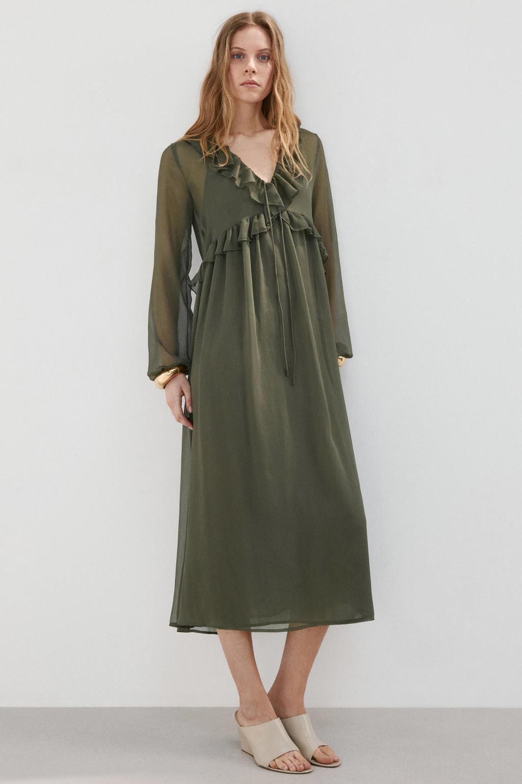 Kakikleurige dames Mango maxi jurk van polyester met effen, lange mouwen, V-hals en ruches