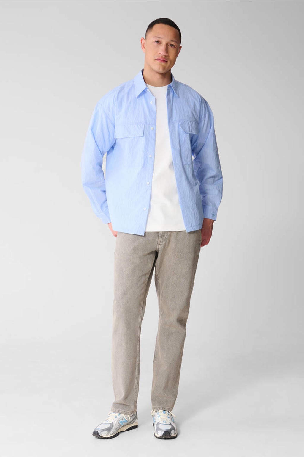 Lichtblauwe heren Shoeby Studio regular gestreept casual overhemd van katoen met lange mouwen, button down sluiting en knoopsluiting