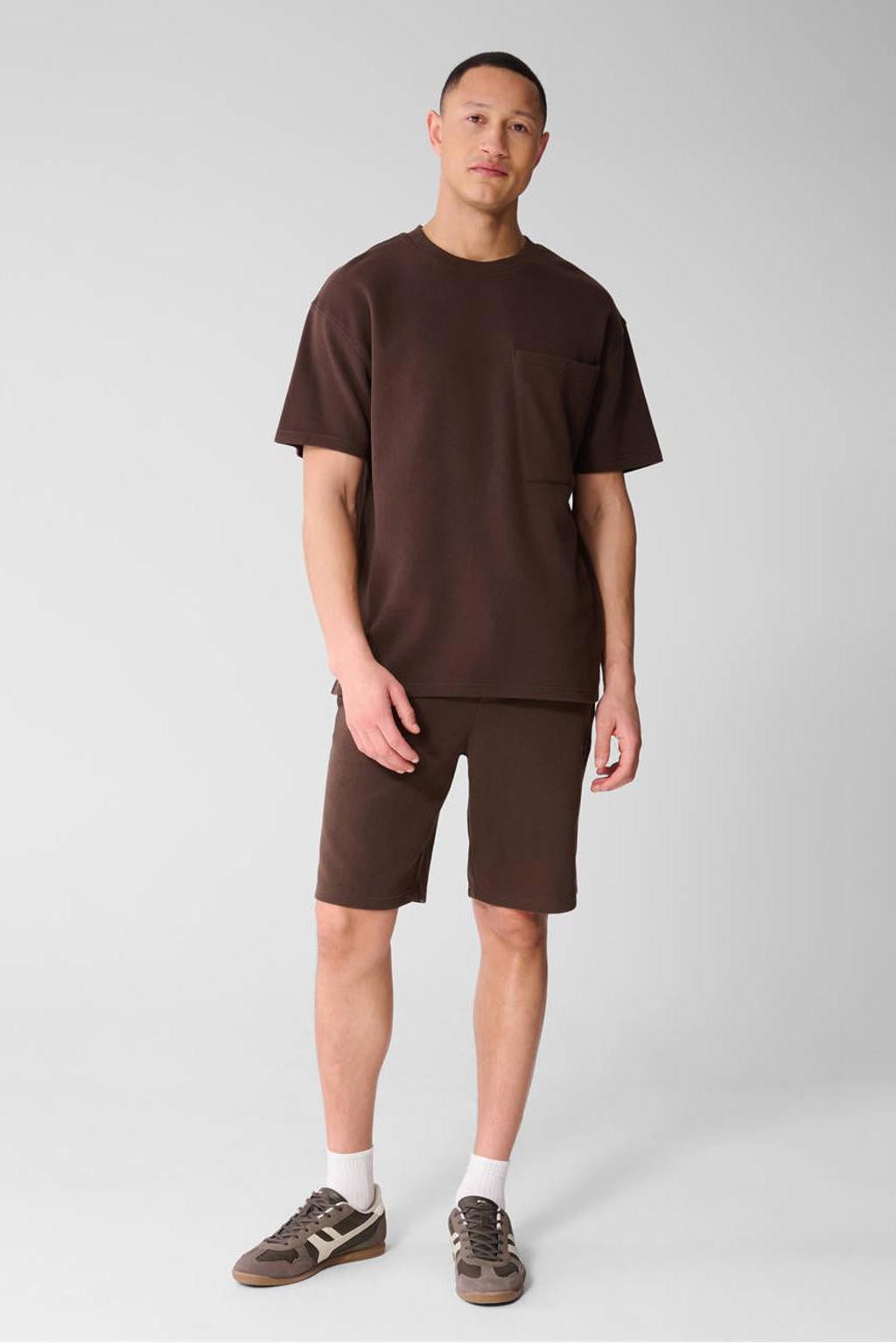 Donkerblauwe heren Shoeby Studio relaxed T-shirt van katoen met backprint, korte mouwen en ronde hals