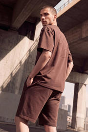 thumbnail: Shoeby Studio relaxed regular waist sweatshort donkerbruin