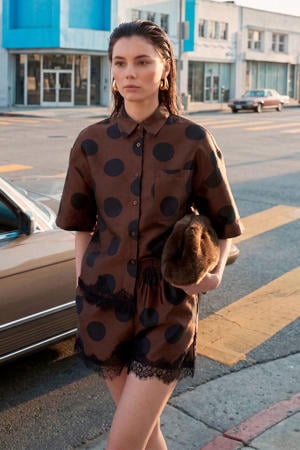 blouse met stippen bruin