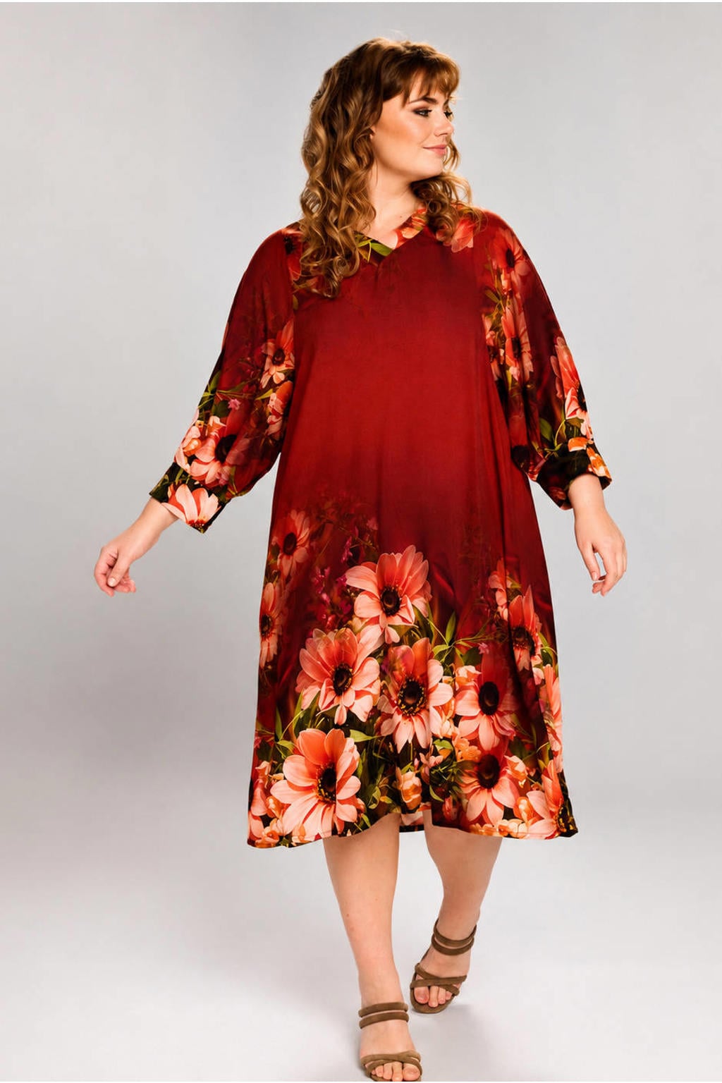 Donkerrode dames STUDIO gebloemde midi jurk Plus Size van viscose met driekwart mouwen