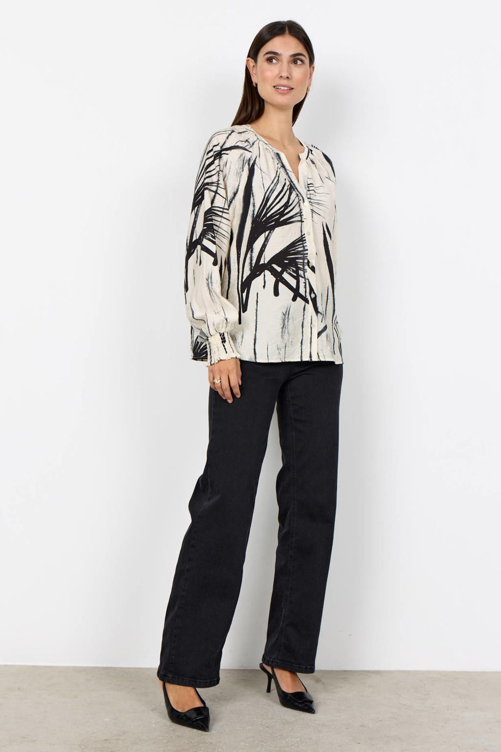 Ecru en zwarte dames Soyaconcept viscose blouse met lange mouwen, klassieke kraag en knoopsluiting