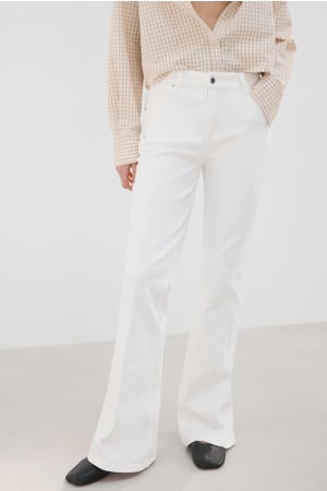 flared jeans wit