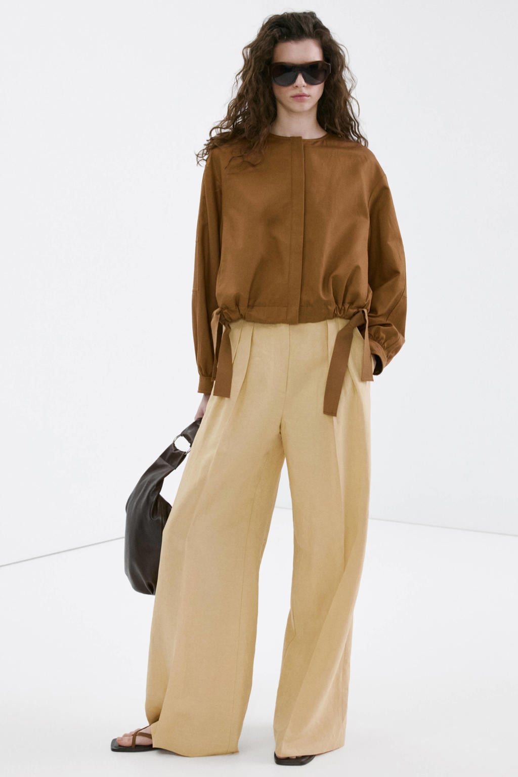 Gele dames Mango wide leg high waist broek van viscose met rits- en knoopsluiting en effen