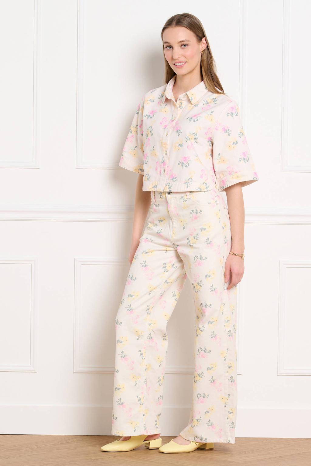 Ecru, geel en roze dames LOLALIZA gebloemde blouse van katoen met korte mouwen, klassieke kraag en knoopsluiting