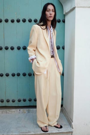 wide leg regular waist broek lichtgeel