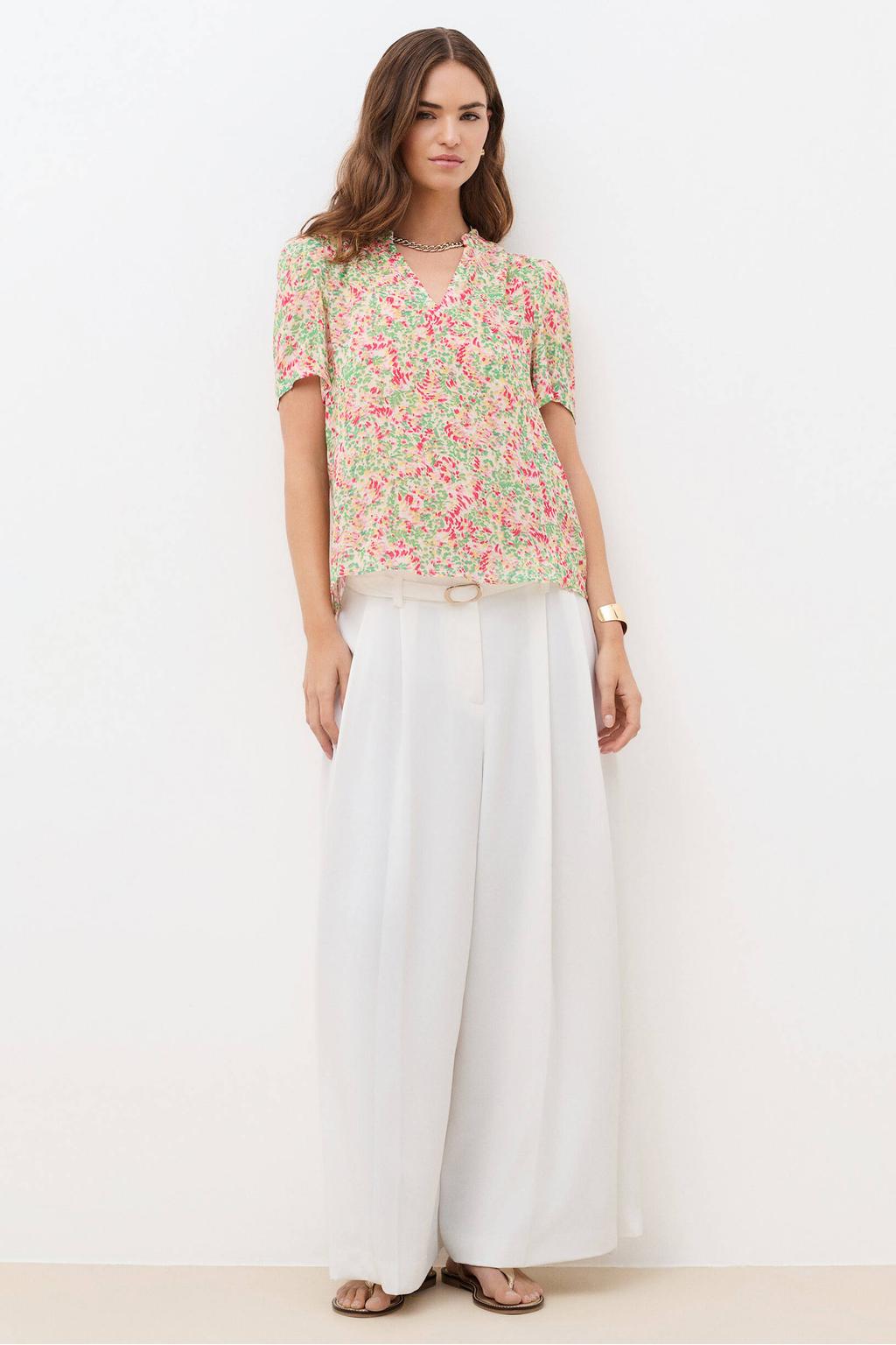 Groen, roze en ecru dames Caroll gebloemde blousetop van viscose met korte mouwen en opstaande kraag