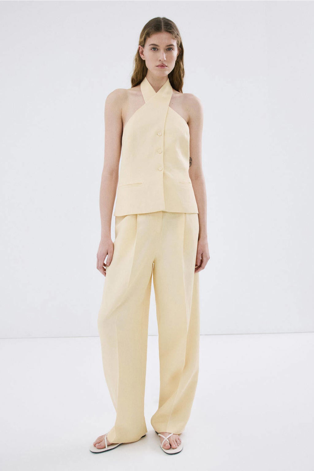Lichtgele dames Mango haltertop van viscose met effen