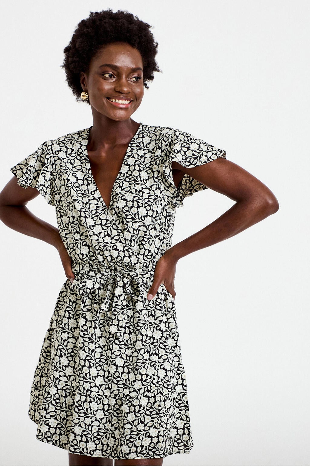 Zwart en ecru dames Cache Cache gebloemde zomerjurk van polyester met korte mouwen en V-hals