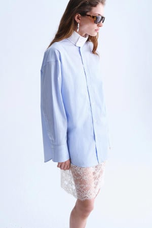 blouse met krijtstreep lichtblauw