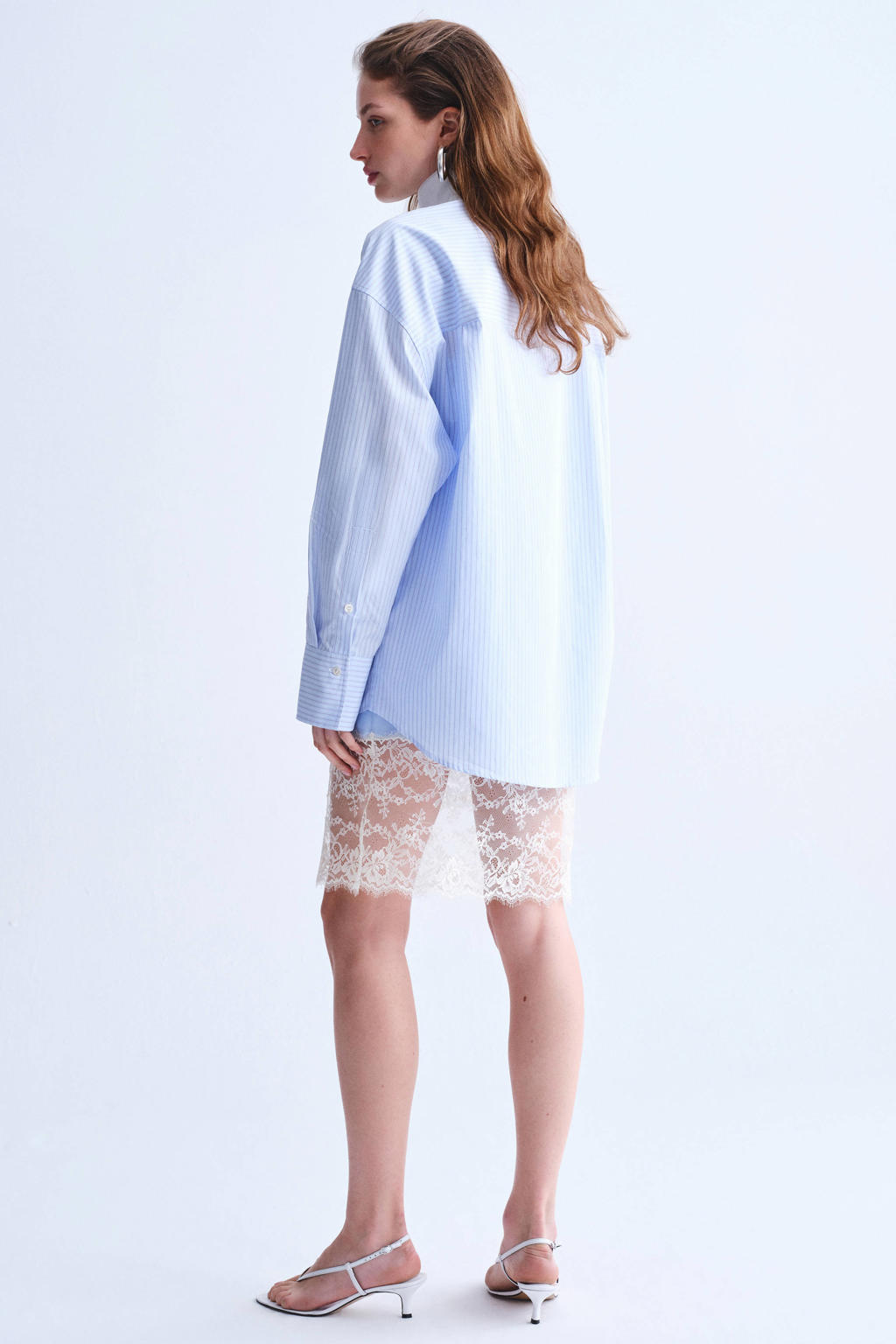 Lichtblauwe dames Mango blouse van katoen met krijtstreepprint, lange mouwen, klassieke kraag en knoopsluiting