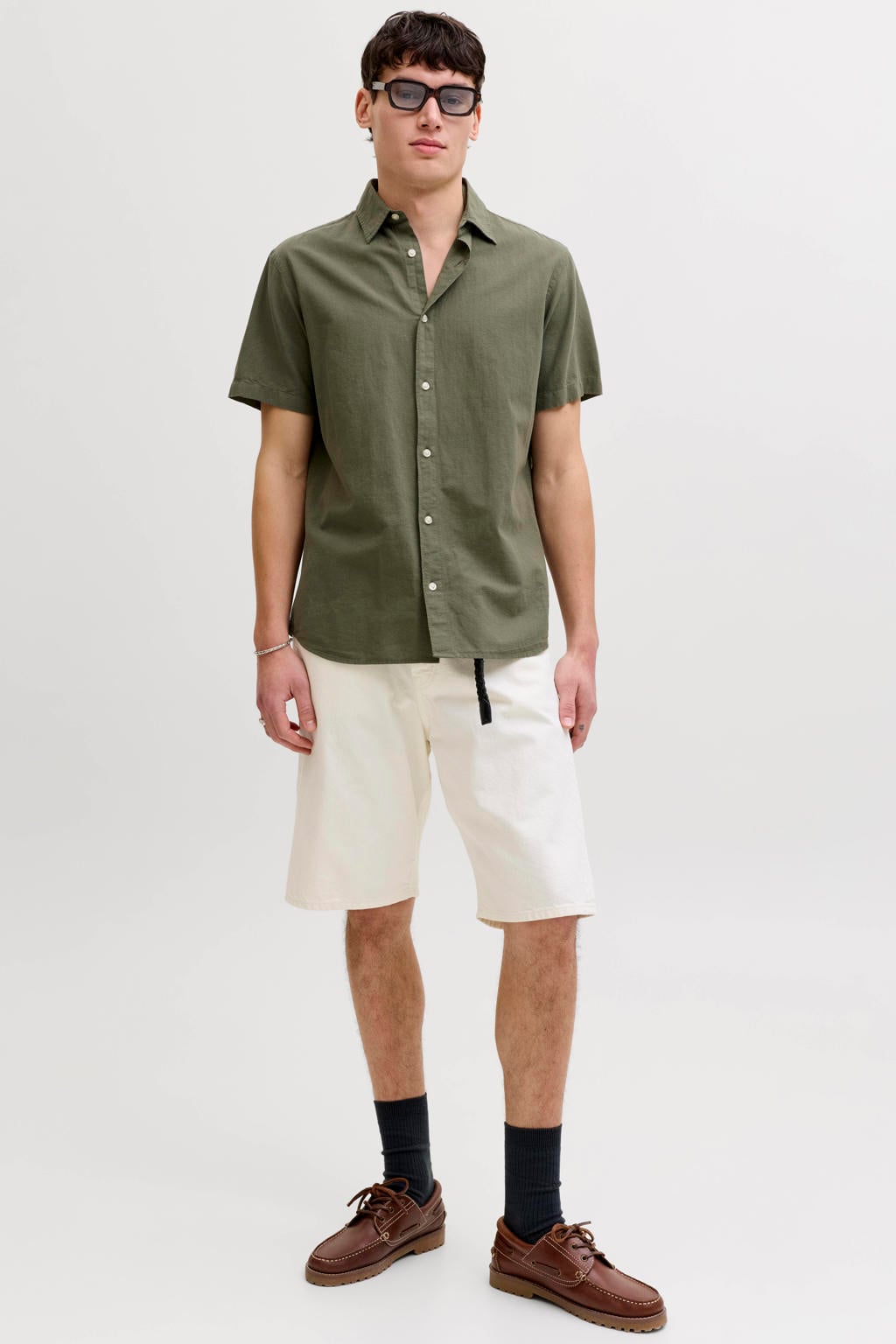 Groene heren JACK & JONES ESSENTIALS regular casual overhemd van linnen met effen, korte mouwen, klassieke kraag en knoopsluiting