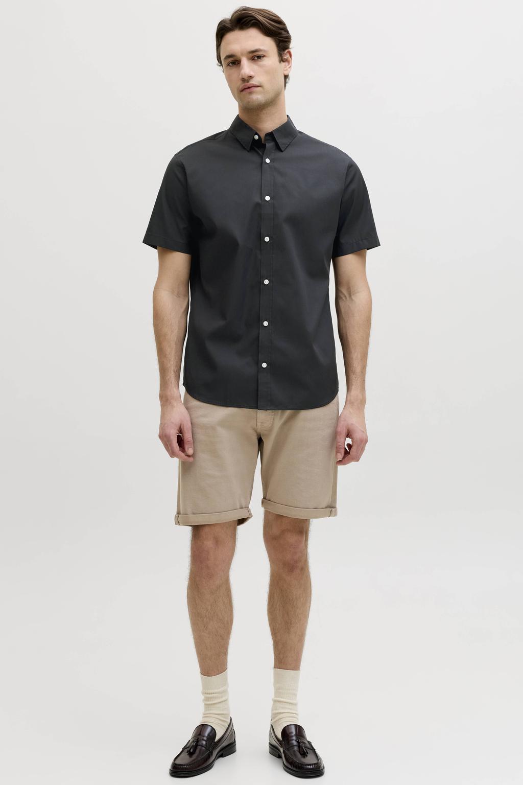 Zwarte heren JJ REBEL regular casual overhemd van polyester met effen, korte mouwen, klassieke kraag, knoopsluiting en geweven detail