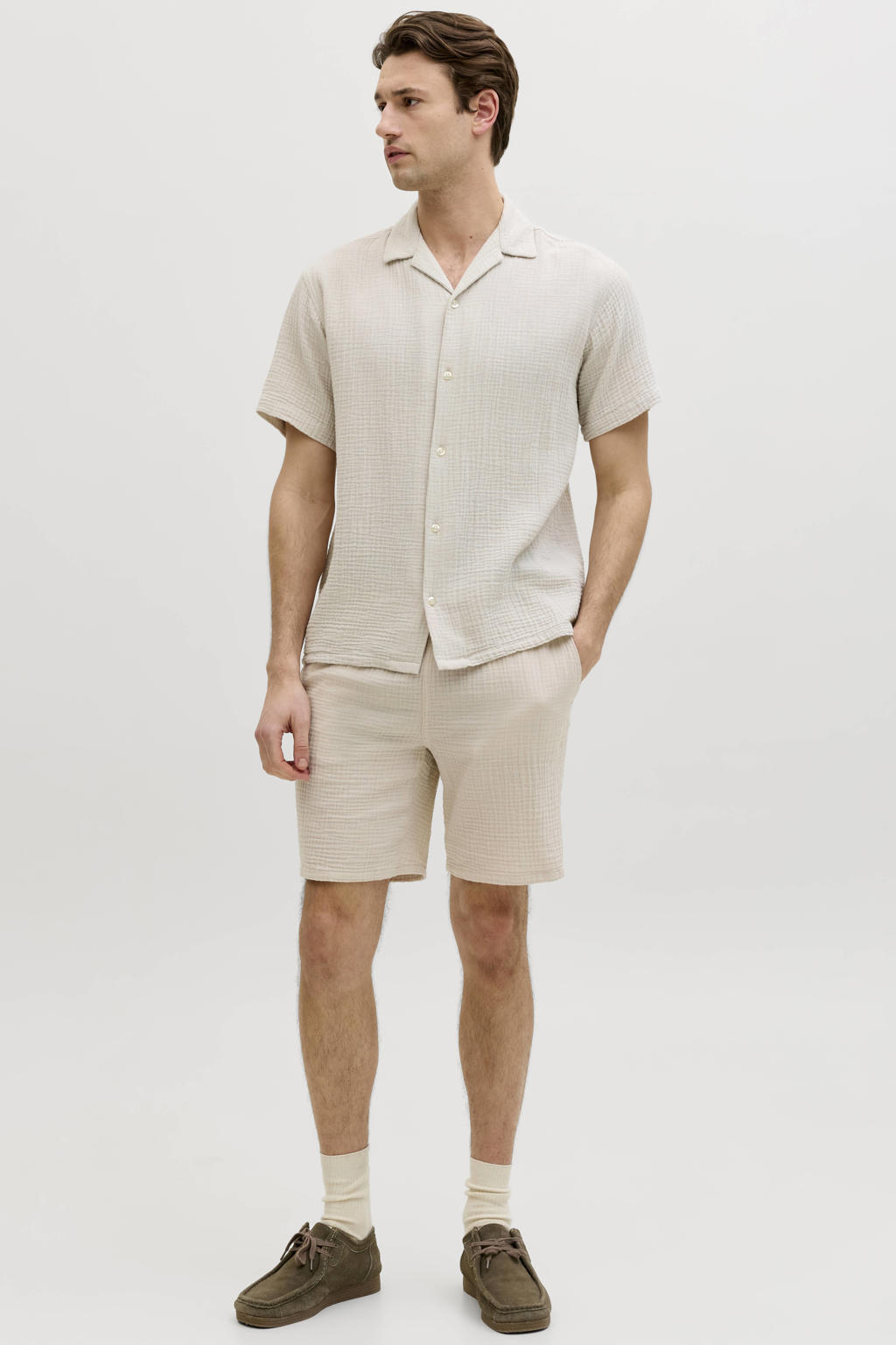 Beige heren JJ REBEL relaxed casual overhemd van mousseline met effen, korte mouwen, reverskraag en knoopsluiting