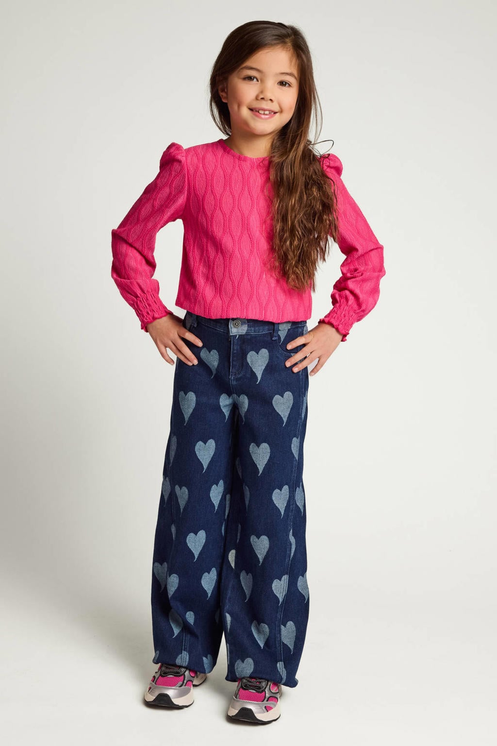 Roze meisjes LOOXS little kanten rechtvallende longsleeve met lange mouwen, ronde hals en knoopsluiting