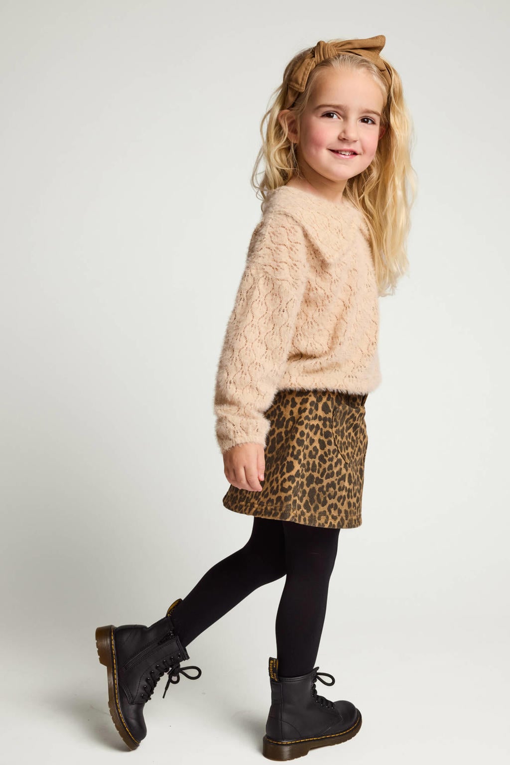 Ecru meisjes LOOXS little oversized sweater van nylon met effen, lange mouwen, ronde hals, knoopsluiting en strikje