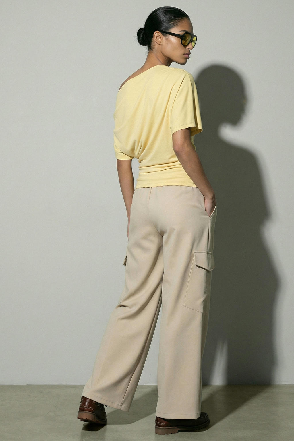 Lichtgele dames HYPEDROP asymmetrische top van polyester met effen, korte mouwen en one shoulder