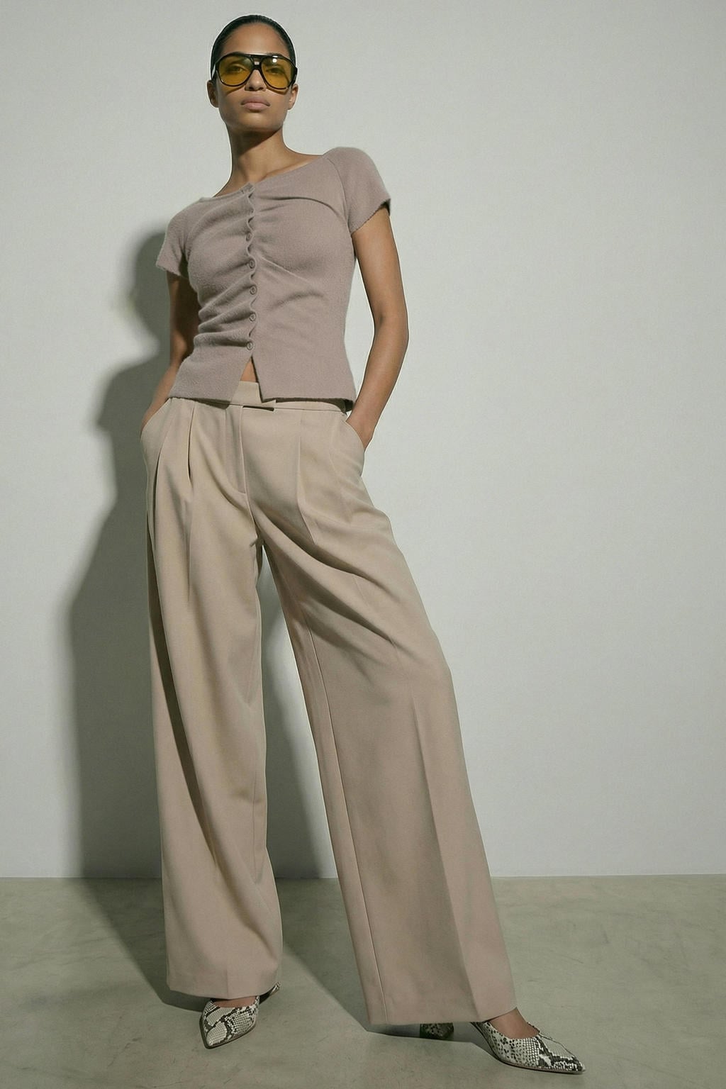Beige dames HYPEDROP wide leg low waist pantalon gebreid van modal met rits, haak- en knoopsluiting en effen