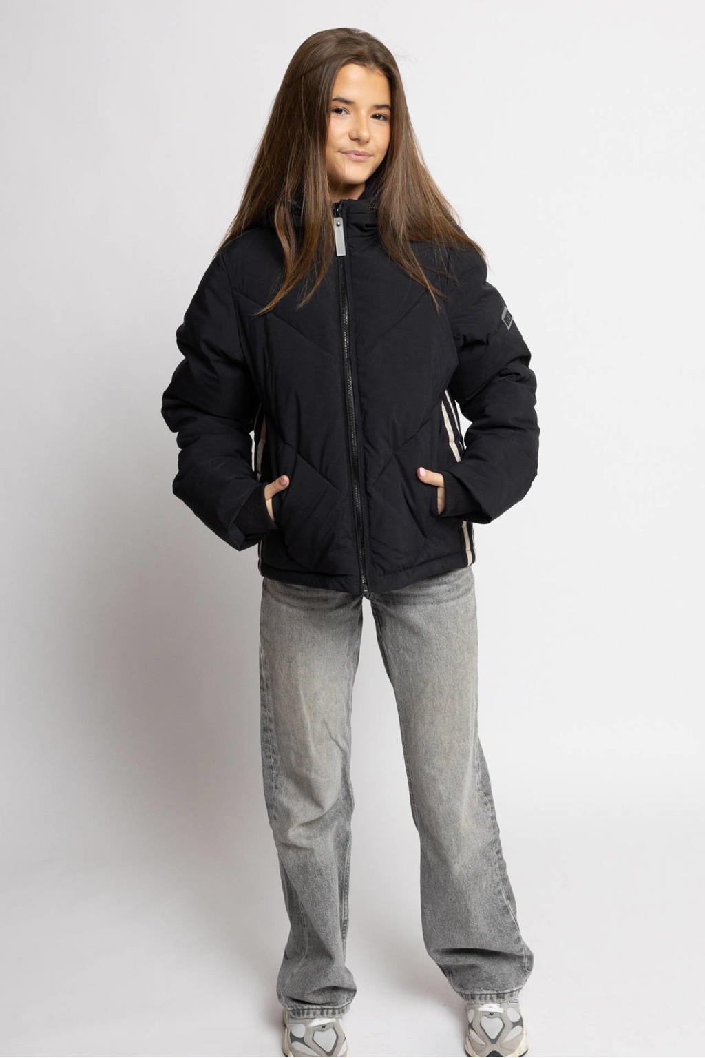 Zwarte meisjes LOOXS 10sixteen gewatteerde gestreepte quilted winterjas van polyester met lange mouwen, capuchon, ritssluiting en doorgestikte details