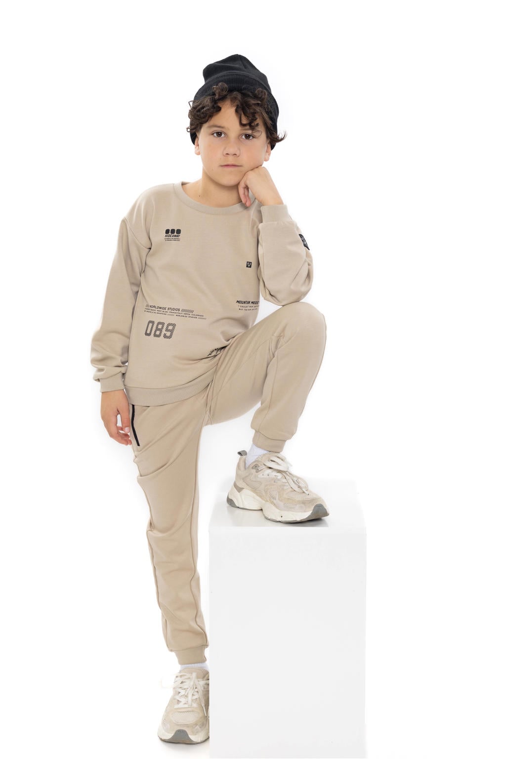 Beige jongens No Way Monday rechtvallende sweater met lange mouwen, ronde hals en geribde boorden