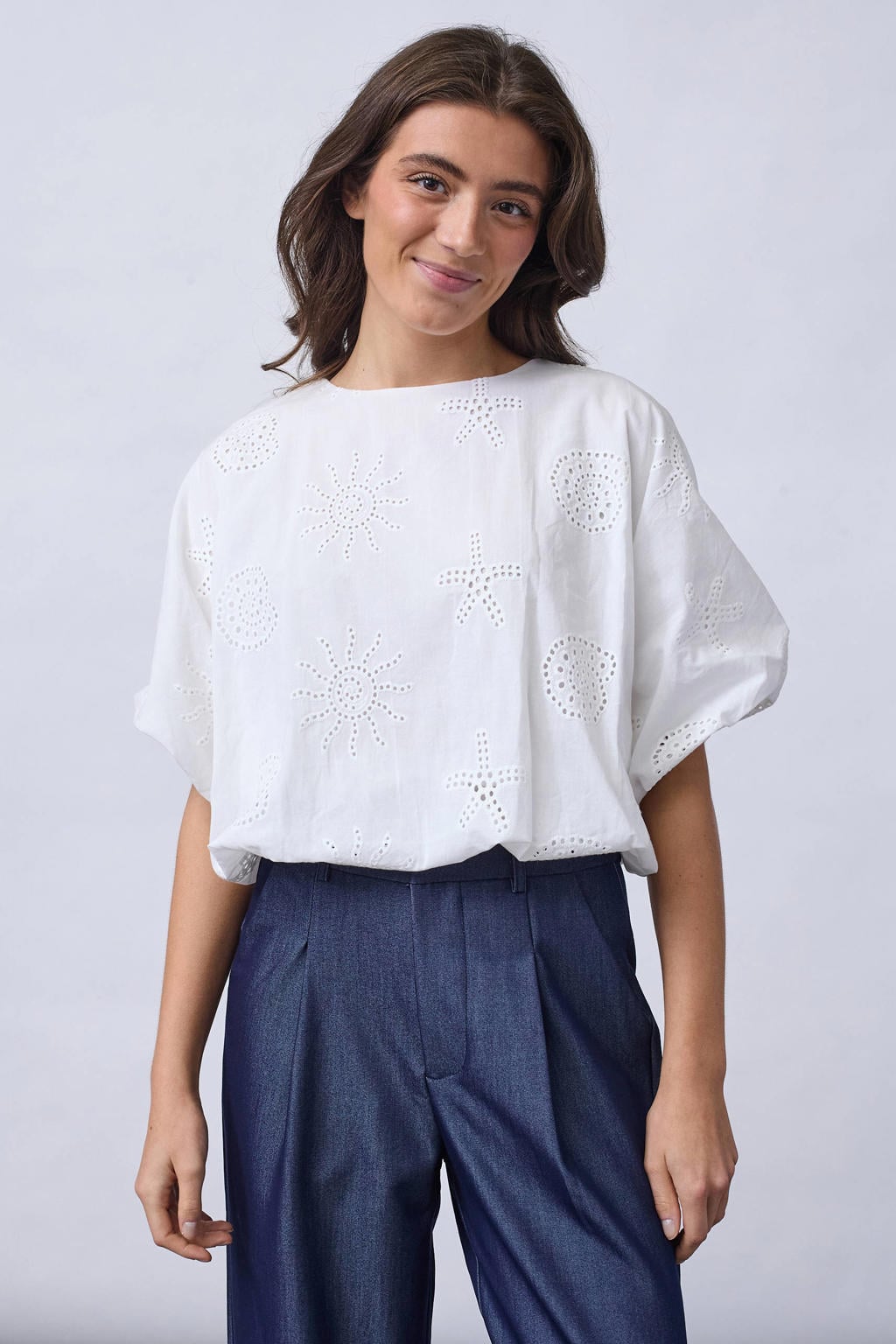 Witte dames SisterS Point blousetop broderie van katoen met effen, korte mouwen en ronde hals